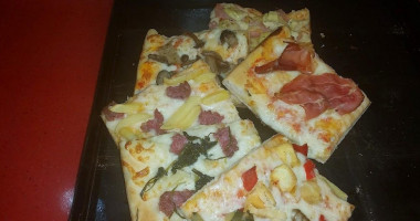 Pizza Fausto food