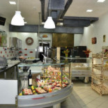 Pollo Ad Hoc À l'intérieur