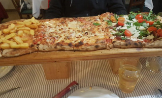 Pizzeria Mama food