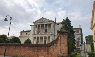 Caffè Palladio outside