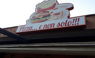 Pizza E Non Solo outside