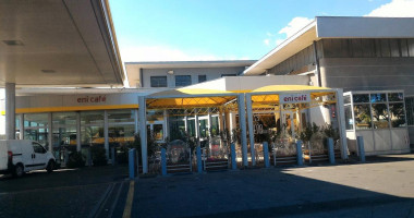 Eni Café outside