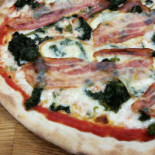Licia Pizzeria Da Asporto food