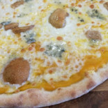 Licia Pizzeria Da Asporto food