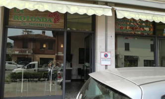 La Rotonda outside