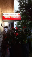 Pizzeria Luna Rossa outside