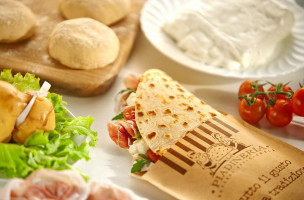 La Piadineria food