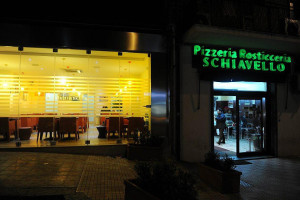 Pizzeria Schiavello outside