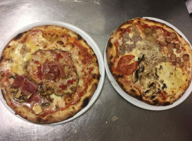 Four Seasons Pizzeria Lascari food