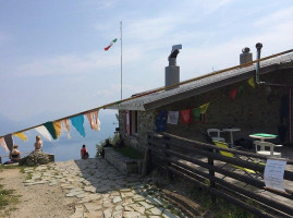 Rifugio Menaggio outside