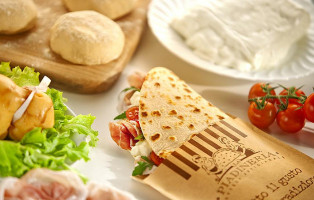 La Piadineria food