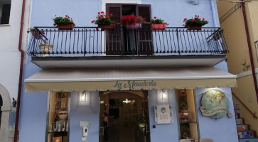 Gelateria Artigianale La Mandorla San Lucido outside