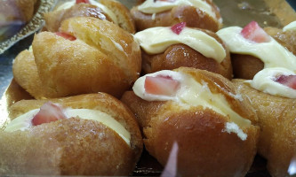 Babà Napoli Dolcemente food