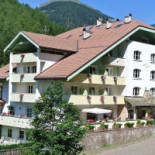 Erica Exterior