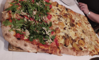 Pizzeria Perla Nera food