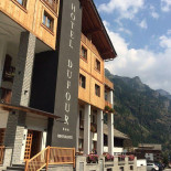 Dufour Exterior
