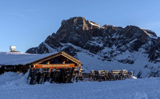 Rifugio Tognola outside