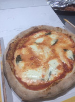 Da Valerio Pizzeria Di Rositano Valerio food