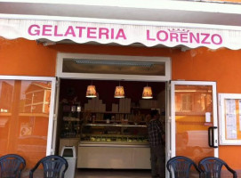 Gelateria Lorenzo outside