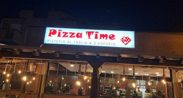 Pizza Time outside