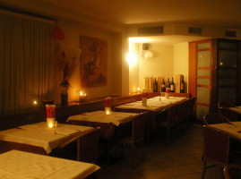 Pizzeria Piazzetta Giuseppe Taiocchi inside