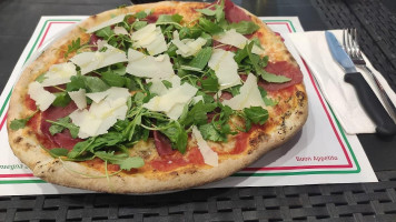 Pizzeria 2 Forni food