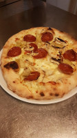 Pizza E Cucina food