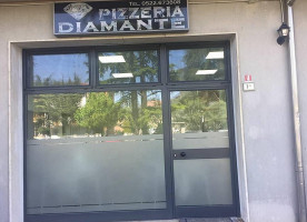 Pizzeria Diamante outside