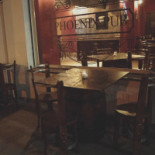 Phoenix Pub Dentro