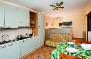 La Grolla Holiday Apartments Garda Lake inside