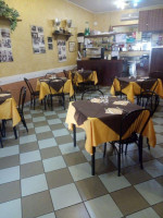 Pizzeria La Ginestra inside