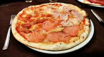 Pizzeria La Ginestra food