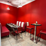Zona 30 Beer ‘n’ Grill inside