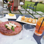 Villa Bernasconi Comida