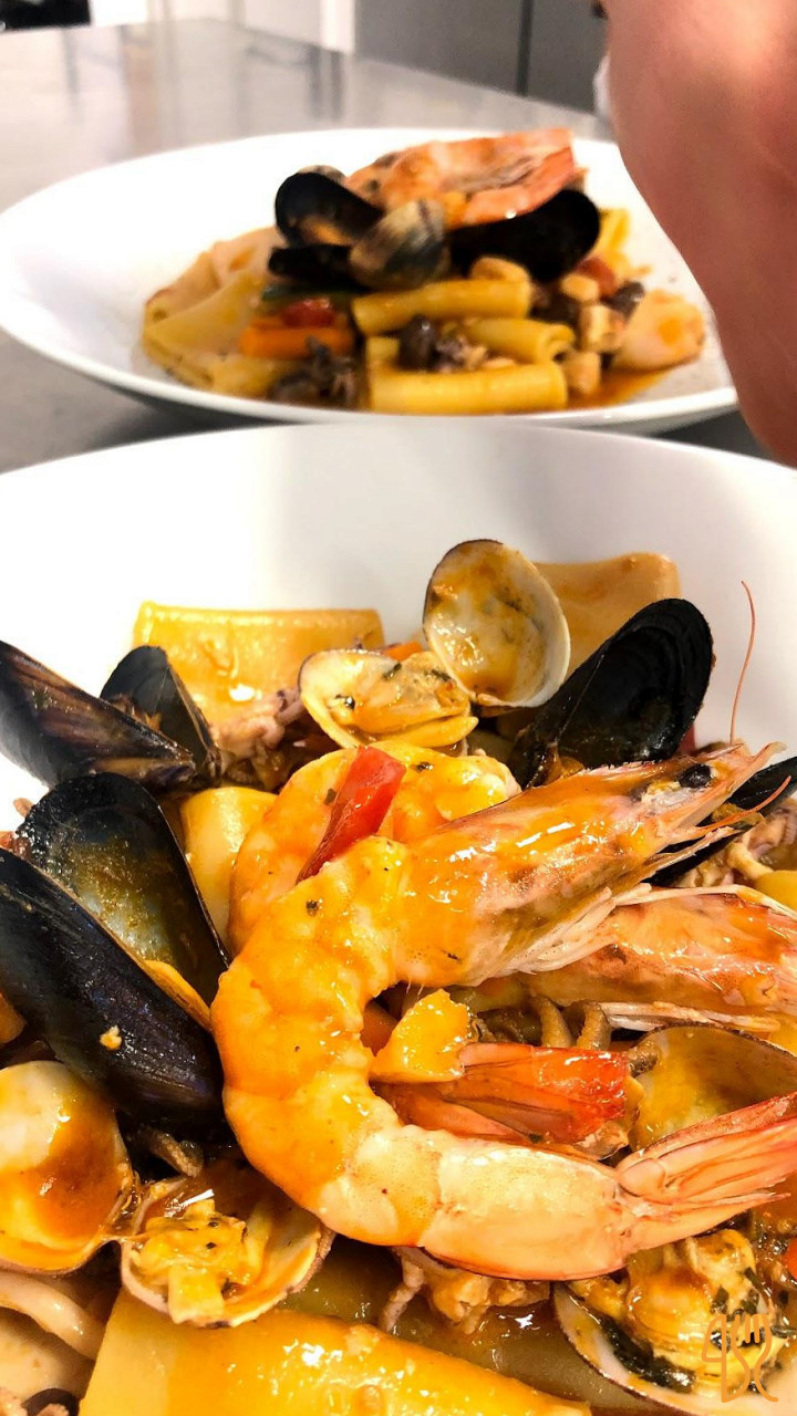 Villa Bernasconi Comida