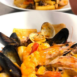 Villa Bernasconi Comida