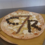 Mister Pizza food