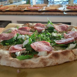Mister Pizza food