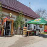 Obecní Hostinec Jeníkovice outside