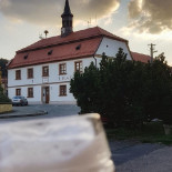 Hostinec U Labutě Esterno