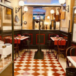 Vineria Cozzi À l'intérieur