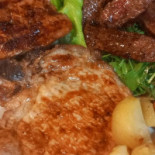 Max's Beer Garden Comida
