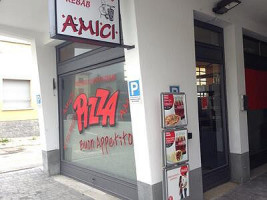 Pizzeria Amici outside