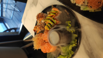 Amicosushi food