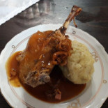 Zájezdní Hostinec U Jiskrů food