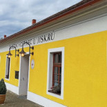Zájezdní Hostinec U Jiskrů outside