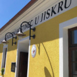 Zájezdní Hostinec U Jiskrů outside