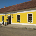 Zájezdní Hostinec U Jiskrů outside