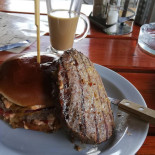 Steaky Tos Nežral food