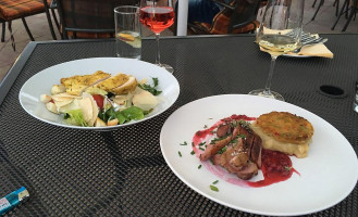 Vinařství U Kapličky food